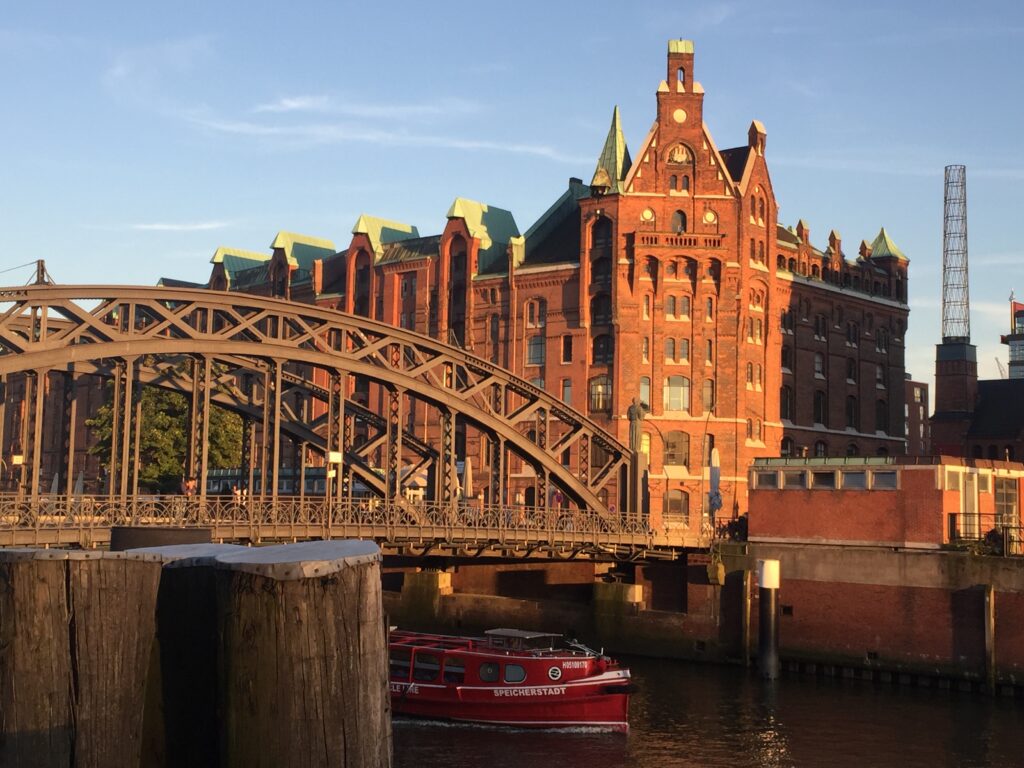 Gruppenreise: Hamburg - Airbus, Elbphilharmonie, Altes Land